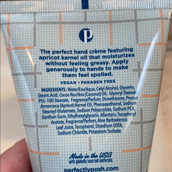 Perfectly Posh Hand Creme and Bath Bomb Duo - Picture 2 of 2